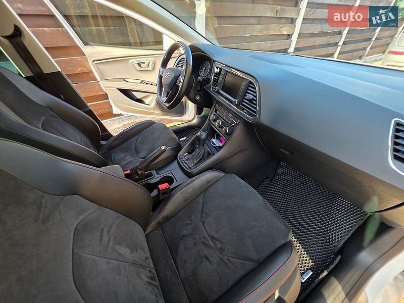 Хэтчбек SEAT Leon 2015 в Крюковщине