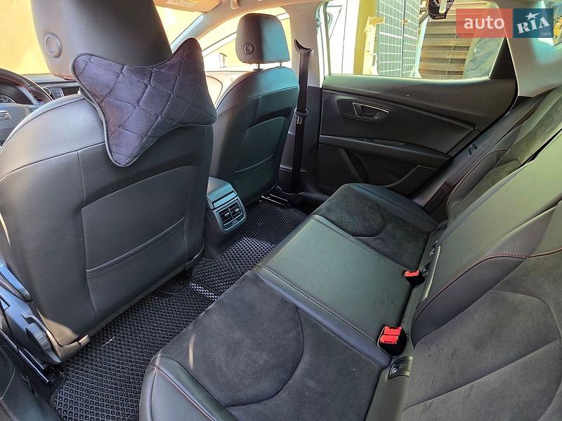 Хетчбек SEAT Leon 2015 в Крюківщині