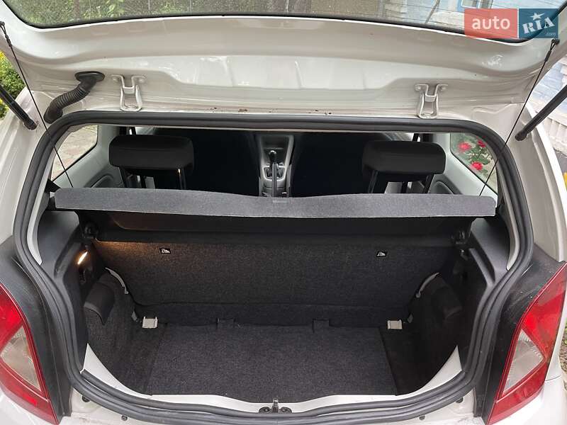 Хетчбек SEAT Mii 2015 в Звенигородці