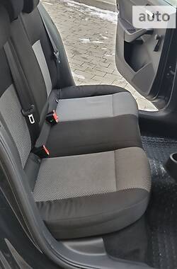 Хэтчбек SEAT Toledo 2013 в 