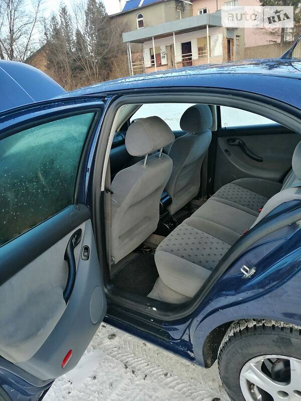 Седан SEAT Toledo 1999 в Бучаче