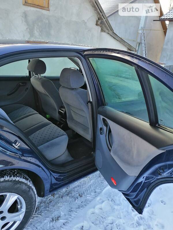 Седан SEAT Toledo 1999 в Бучаче