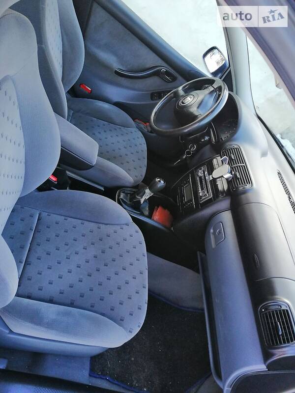 Седан SEAT Toledo 1999 в Бучаче