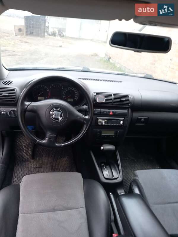 Седан SEAT Toledo 2004 в Мирополі