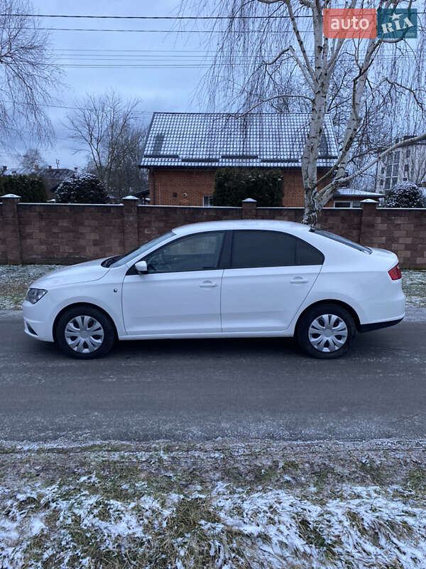 Хэтчбек SEAT Toledo 2013 в Остроге