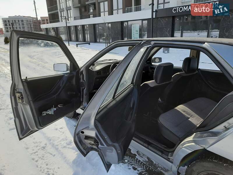 Седан SEAT Toledo 1992 в Ужгороде