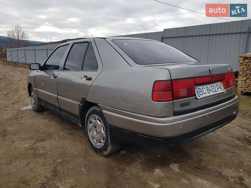 Седан SEAT Toledo 1994 в Самборі