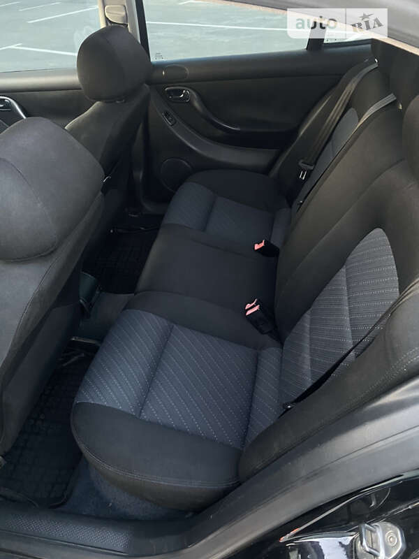 Седан SEAT Toledo 2004 в Киеве