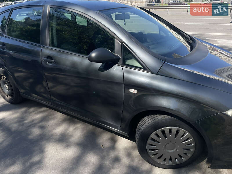 Хэтчбек SEAT Toledo 2008 в Киеве