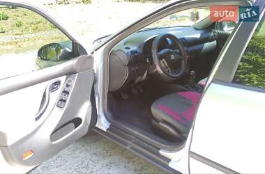 Седан SEAT Toledo 2004 в 