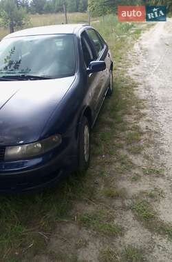 Седан SEAT Toledo 2000 в Дубровице