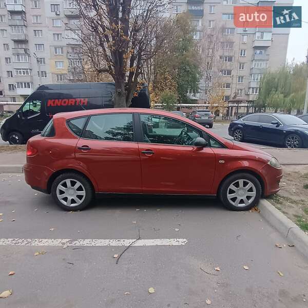 Хэтчбек SEAT Toledo 2008 в Днепре