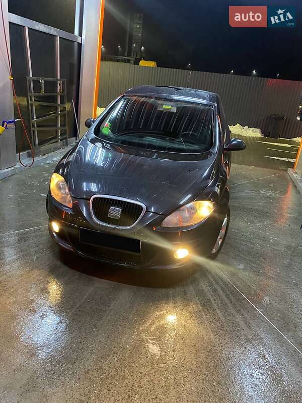 Хэтчбек SEAT Toledo 2008 в Киеве
