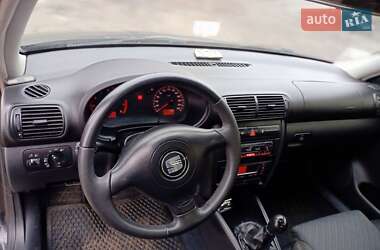 Седан SEAT Toledo 2002 в 