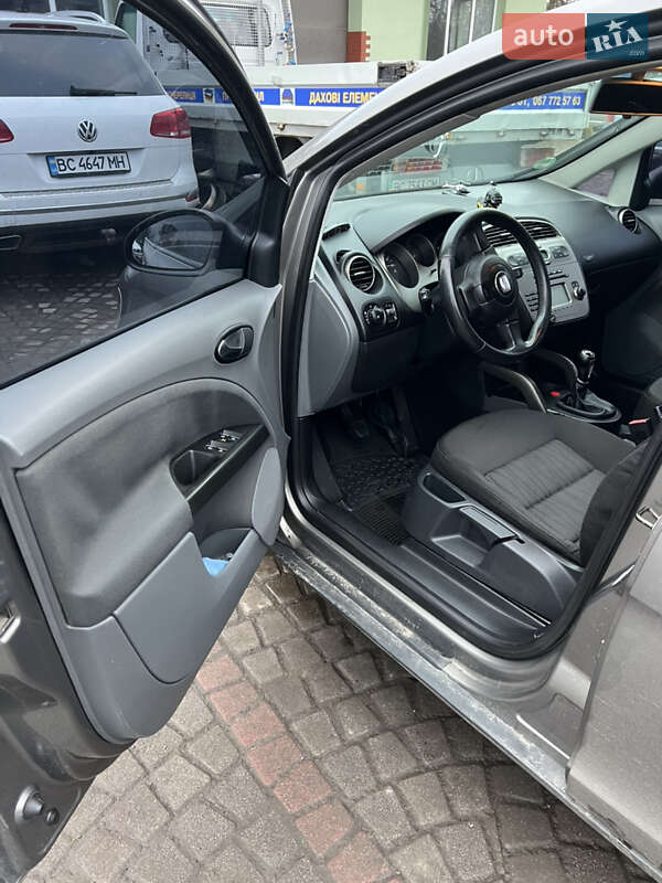 Хэтчбек SEAT Toledo 2005 в Шептицькому
