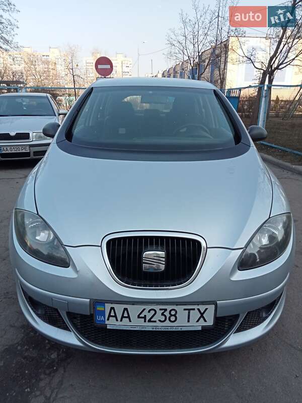 Хэтчбек SEAT Toledo 2008 в Киеве
