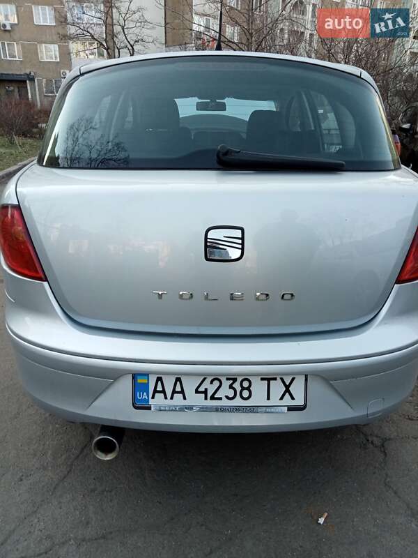 Хэтчбек SEAT Toledo 2008 в Киеве