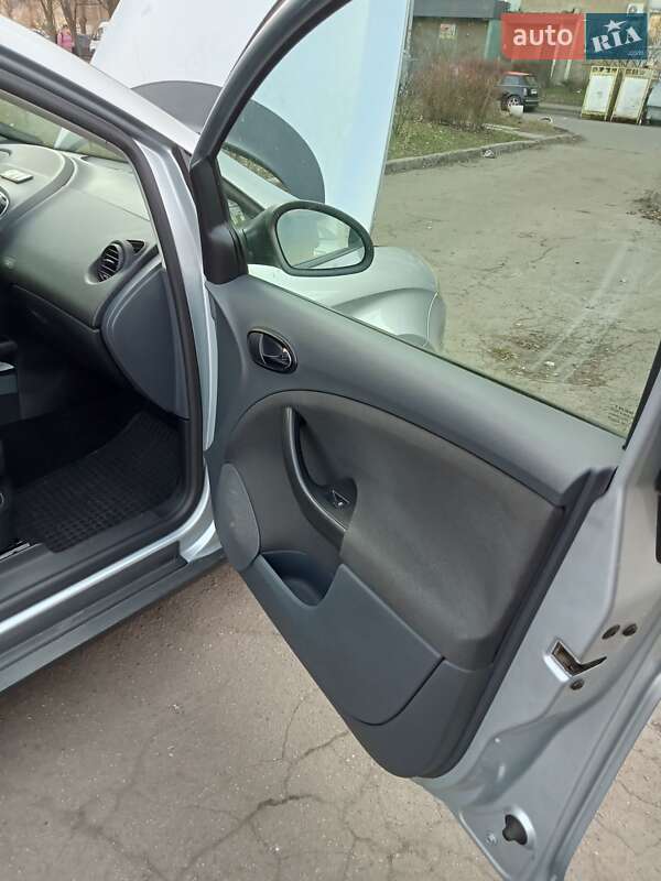 Хэтчбек SEAT Toledo 2008 в Киеве