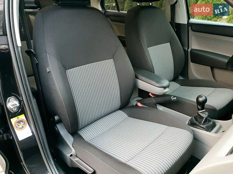 Лифтбек SEAT Toledo 2013 в Киеве