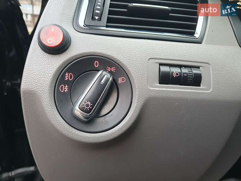 Лифтбек SEAT Toledo 2013 в Киеве