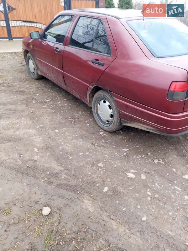 Седан SEAT Toledo 1992 в Кіцмані