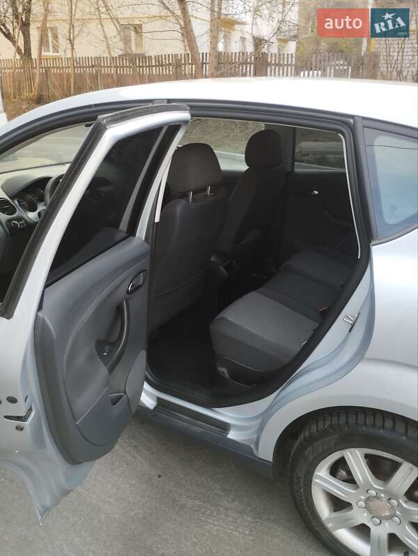 Хэтчбек SEAT Toledo 2008 в Каневе