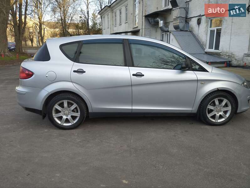 Хэтчбек SEAT Toledo 2008 в Каневе