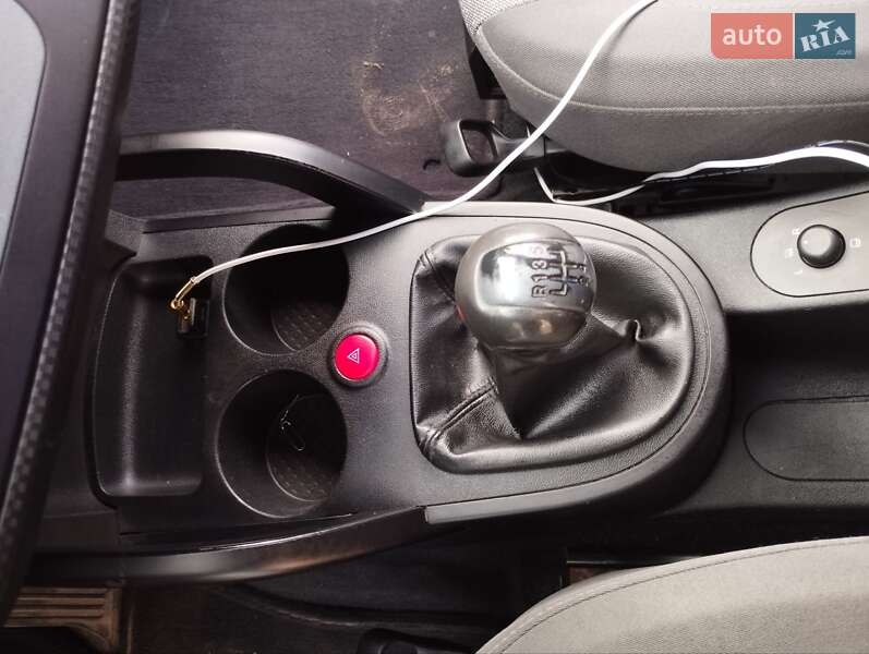 Хэтчбек SEAT Toledo 2008 в Каневе