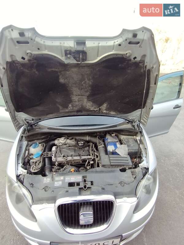 Хэтчбек SEAT Toledo 2008 в Каневе