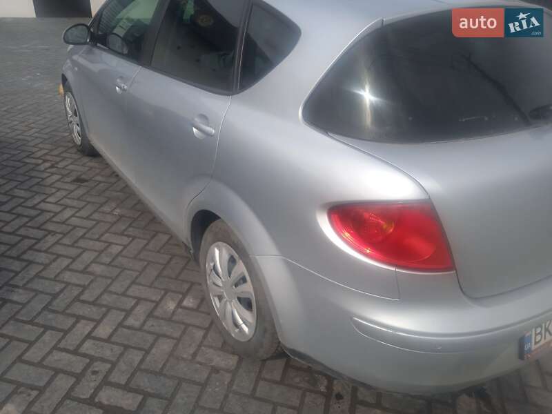 Хетчбек SEAT Toledo 2005 в Здолбуніві