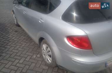 Хэтчбек SEAT Toledo 2005 в 