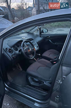 Хэтчбек SEAT Toledo 2005 в 