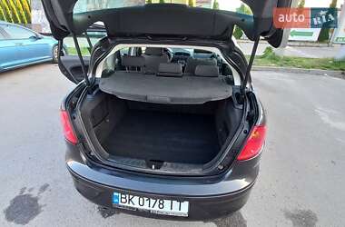 Хэтчбек SEAT Toledo 2005 в 