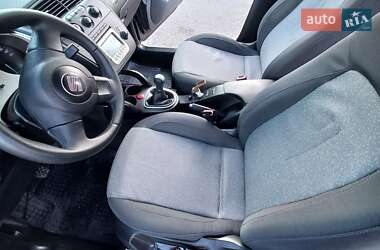 Хэтчбек SEAT Toledo 2005 в 