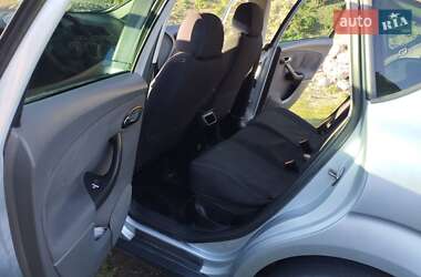 Хэтчбек SEAT Toledo 2005 в 