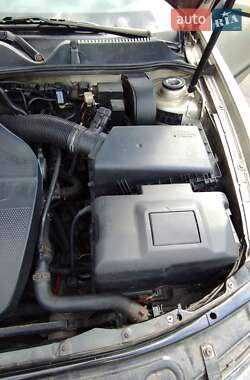 Седан SEAT Toledo 2003 в 