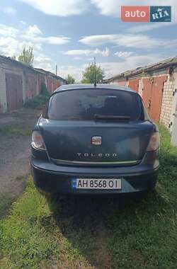 Хэтчбек SEAT Toledo 2006 в 