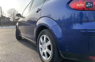 Хэтчбек SEAT Toledo 2005 в 