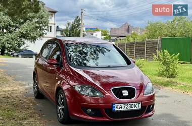 Хэтчбек SEAT Toledo 2005 в 