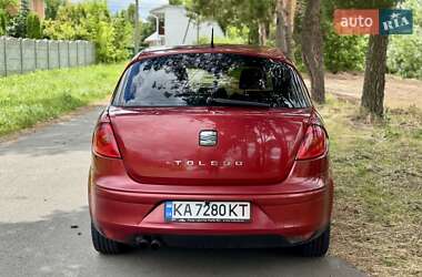 Хэтчбек SEAT Toledo 2005 в 