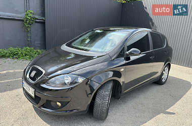 Хэтчбек SEAT Toledo 2005 в 