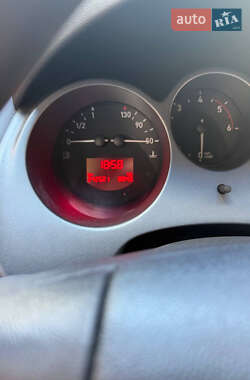 Хэтчбек SEAT Toledo 2005 в 