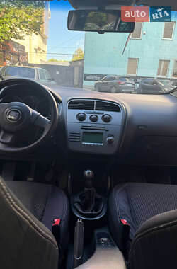 Хэтчбек SEAT Toledo 2005 в 