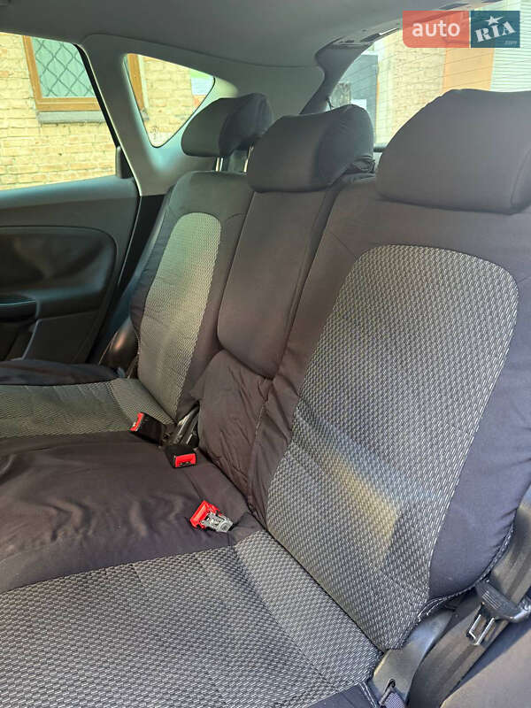 Хэтчбек SEAT Toledo 2005 в Ровно