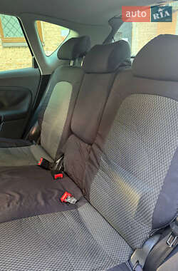 Хэтчбек SEAT Toledo 2005 в 
