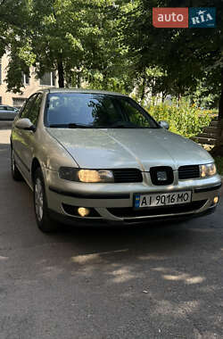 Седан SEAT Toledo 2003 в 