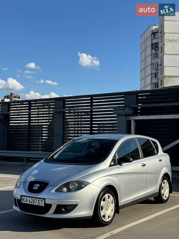 Хэтчбек SEAT Toledo 2008 в 