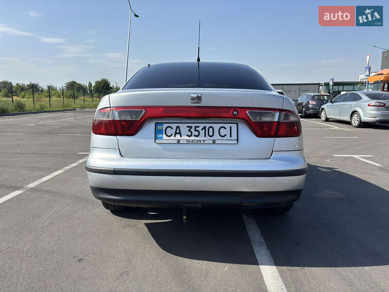 Седан SEAT Toledo 2001 в Звенигородці