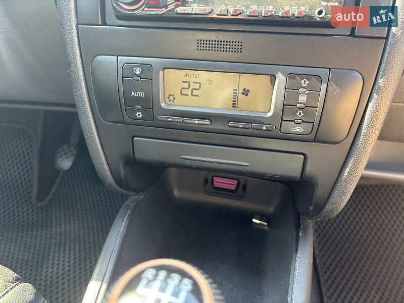 Седан SEAT Toledo 2001 в Звенигородці