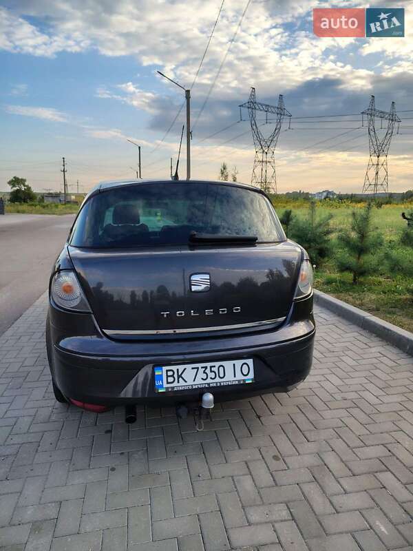Хэтчбек SEAT Toledo 2005 в Ровно фото 8 Хэтчбек SEAT Toledo 2005 в Ровно